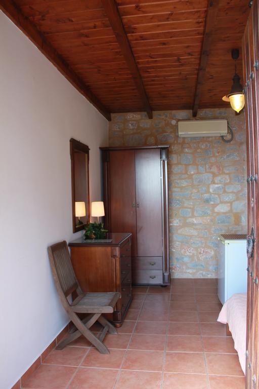 Lalloudes Seaside Accommodation Exo Nimfion Habitación foto
