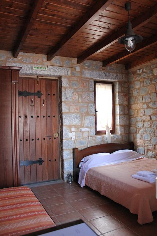 Lalloudes Seaside Accommodation Exo Nimfion Habitación foto