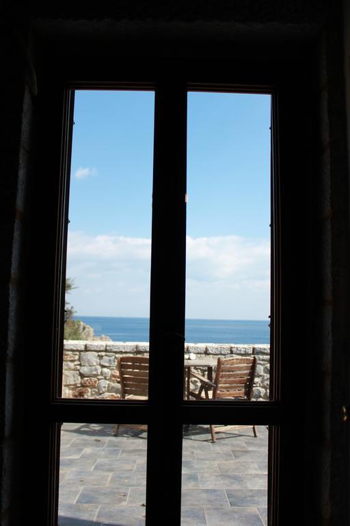 Lalloudes Seaside Accommodation Exo Nimfion Habitación foto