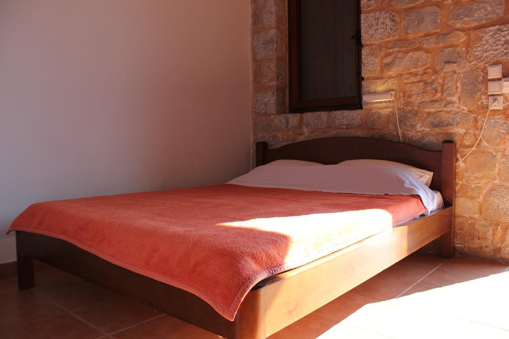 Lalloudes Seaside Accommodation Exo Nimfion Habitación foto