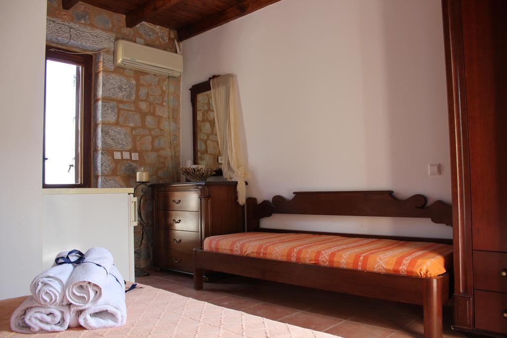 Lalloudes Seaside Accommodation Exo Nimfion Habitación foto