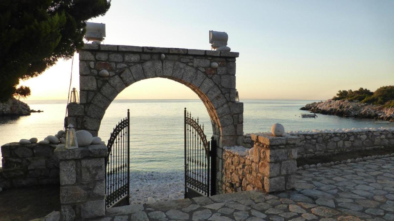 Lalloudes Seaside Accommodation Exo Nimfion Exterior foto