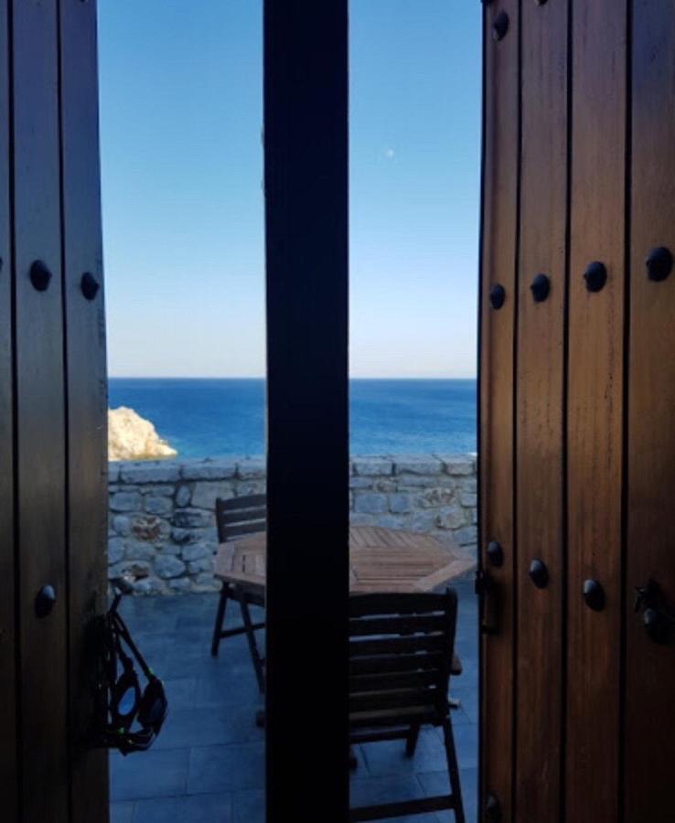 Lalloudes Seaside Accommodation Exo Nimfion Exterior foto