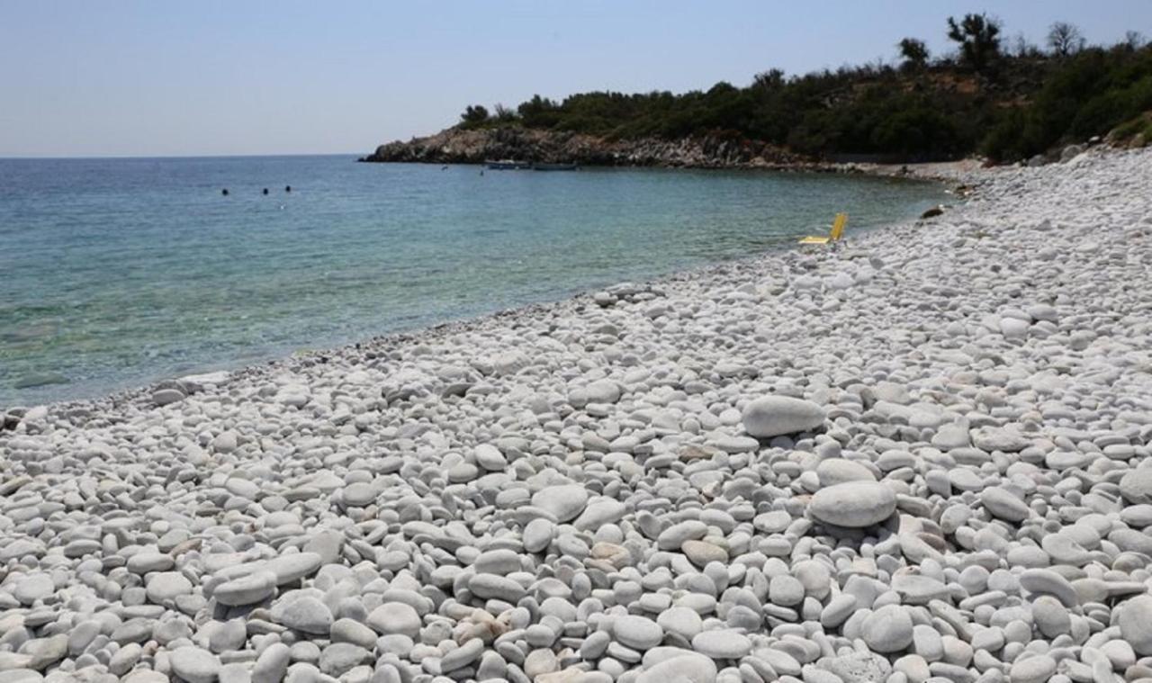 Lalloudes Seaside Accommodation Exo Nimfion Exterior foto