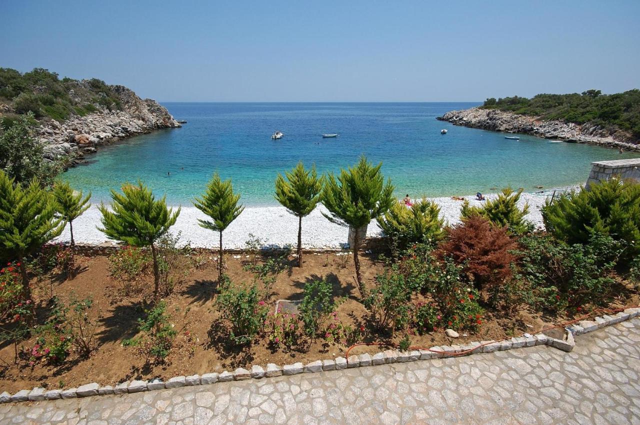 Lalloudes Seaside Accommodation Exo Nimfion Exterior foto