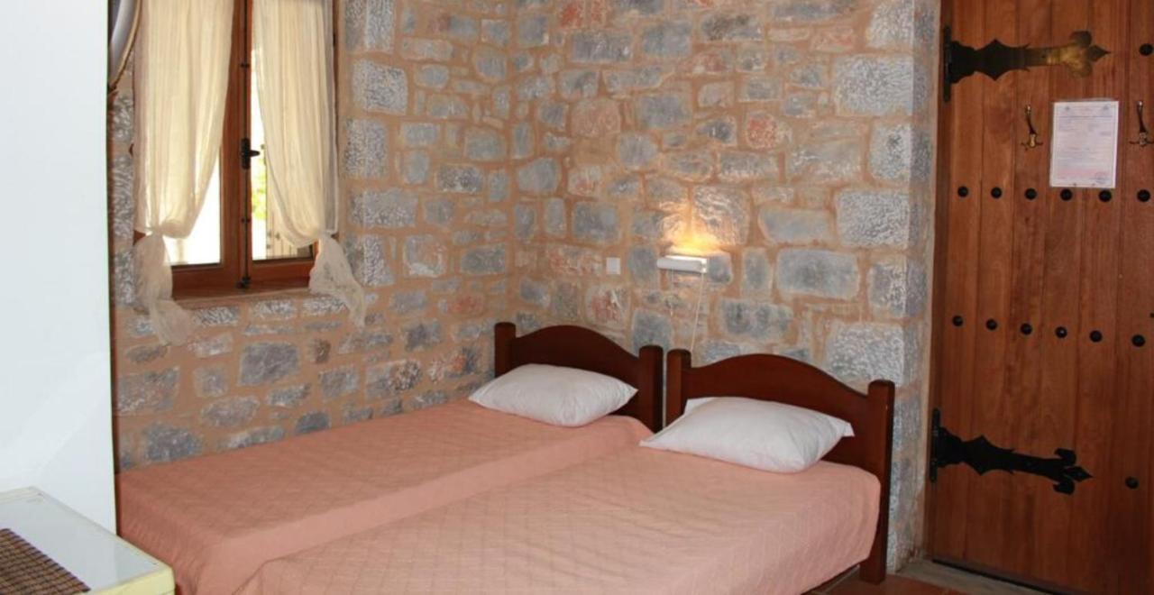 Lalloudes Seaside Accommodation Exo Nimfion Exterior foto